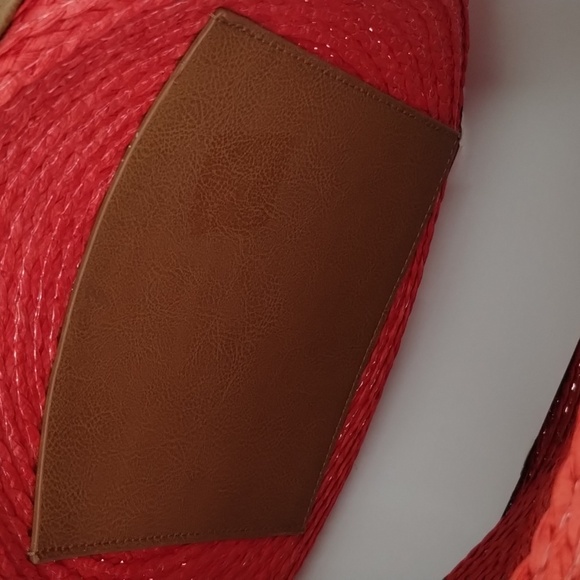 Woven red circular shoulder bag purse magnetic closure unbranded - Picture 7 of 9